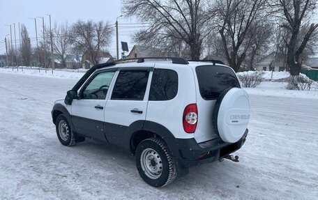 Chevrolet Niva I рестайлинг, 2019 год, 900 000 рублей, 4 фотография