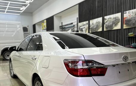 Toyota Camry, 2018 год, 2 600 000 рублей, 2 фотография