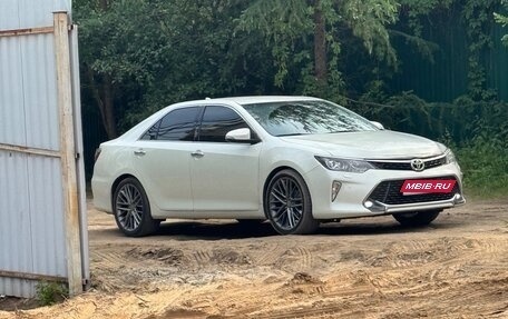 Toyota Camry, 2018 год, 2 600 000 рублей, 9 фотография