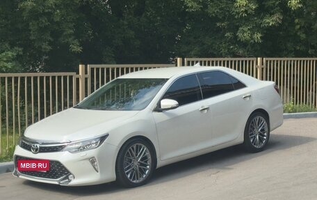 Toyota Camry, 2018 год, 2 600 000 рублей, 10 фотография