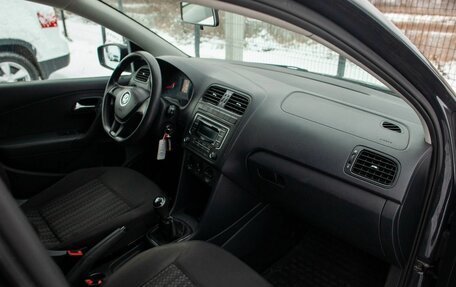 Volkswagen Polo VI (EU Market), 2017 год, 900 000 рублей, 19 фотография