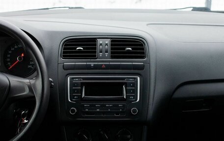 Volkswagen Polo VI (EU Market), 2017 год, 900 000 рублей, 26 фотография