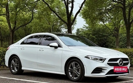 Mercedes-Benz A-Класс, 2023 год, 1 600 000 рублей, 3 фотография