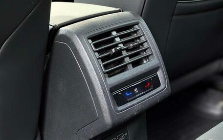 Volkswagen Golf VIII, 2023 год, 1 980 000 рублей, 17 фотография