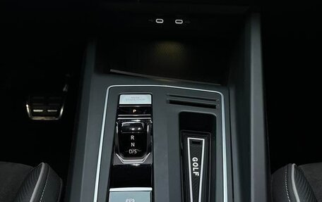 Volkswagen Golf VIII, 2023 год, 1 980 000 рублей, 15 фотография