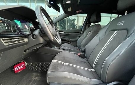 Volkswagen Golf VIII, 2023 год, 1 980 000 рублей, 12 фотография