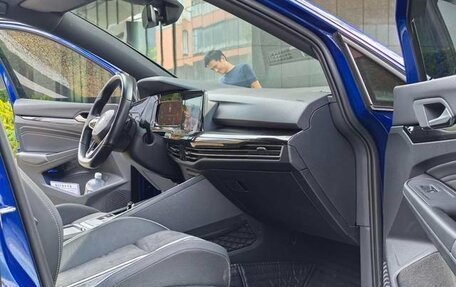 Volkswagen Golf VIII, 2023 год, 1 980 000 рублей, 19 фотография