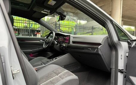 Volkswagen Golf VIII, 2022 год, 2 050 000 рублей, 16 фотография