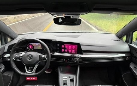 Volkswagen Golf VIII, 2022 год, 2 050 000 рублей, 11 фотография