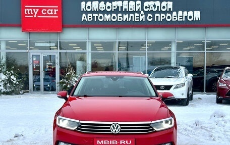 Volkswagen Passat B8 рестайлинг, 2018 год, 1 895 000 рублей, 2 фотография