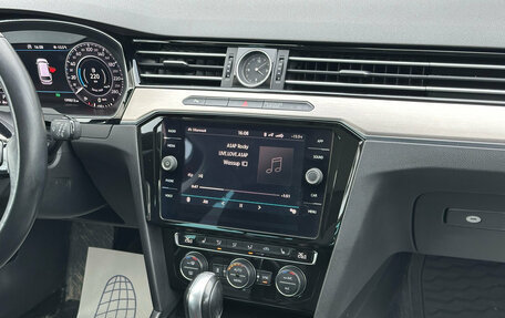 Volkswagen Passat B8 рестайлинг, 2018 год, 1 895 000 рублей, 11 фотография