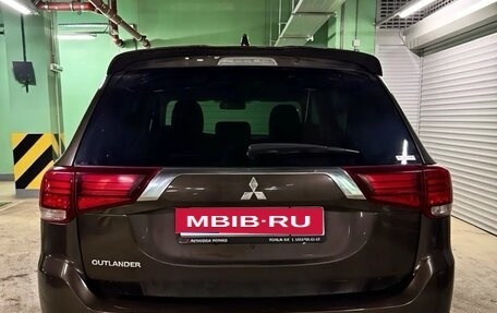 Mitsubishi Outlander III рестайлинг 3, 2021 год, 2 950 000 рублей, 1 фотография