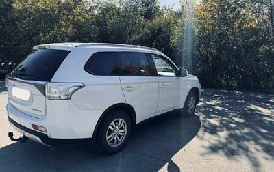 Mitsubishi Outlander III рестайлинг 3, 2014 год, 1 300 000 рублей, 1 фотография