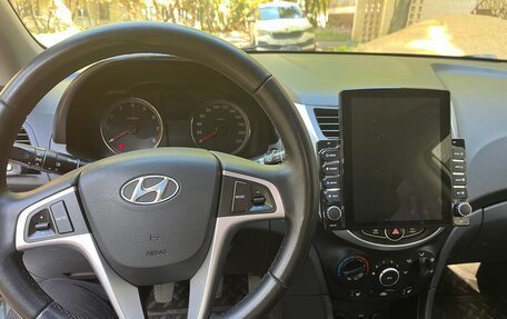 Hyundai Solaris II рестайлинг, 2013 год, 585 000 рублей, 7 фотография