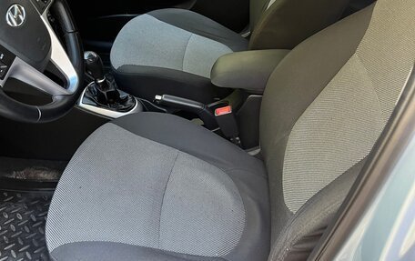 Hyundai Solaris II рестайлинг, 2013 год, 585 000 рублей, 12 фотография