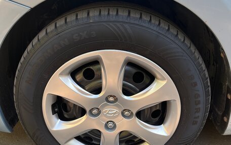 Hyundai Solaris II рестайлинг, 2013 год, 585 000 рублей, 24 фотография