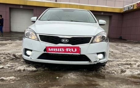KIA cee'd I рестайлинг, 2010 год, 550 000 рублей, 3 фотография