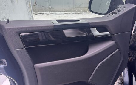 Volkswagen Multivan T6 рестайлинг, 2018 год, 5 700 000 рублей, 10 фотография