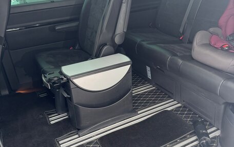 Volkswagen Multivan T6 рестайлинг, 2018 год, 5 700 000 рублей, 15 фотография