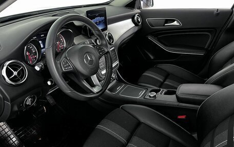 Mercedes-Benz GLA, 2018 год, 2 890 000 рублей, 9 фотография