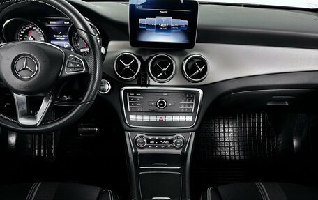 Mercedes-Benz GLA, 2018 год, 2 890 000 рублей, 14 фотография