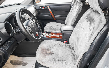 Toyota Highlander III, 2013 год, 2 399 000 рублей, 11 фотография