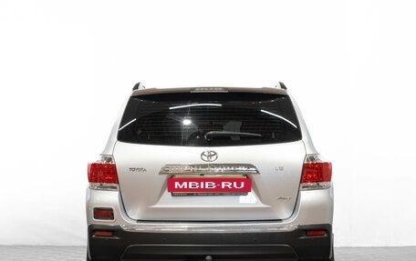 Toyota Highlander III, 2013 год, 2 399 000 рублей, 6 фотография