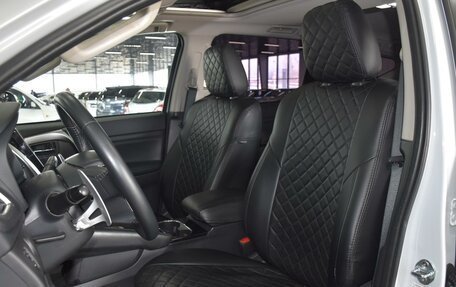 Mitsubishi Pajero Sport III рестайлинг, 2020 год, 4 750 000 рублей, 10 фотография