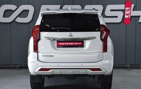 Mitsubishi Pajero Sport III рестайлинг, 2020 год, 4 750 000 рублей, 4 фотография