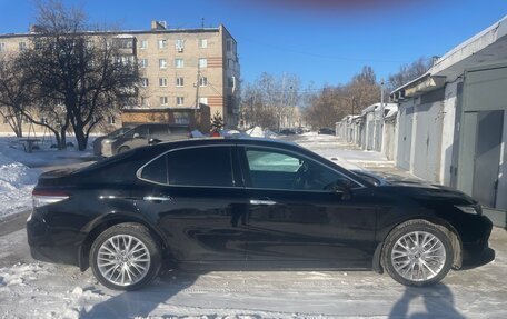 Toyota Camry, 2021 год, 3 100 000 рублей, 2 фотография