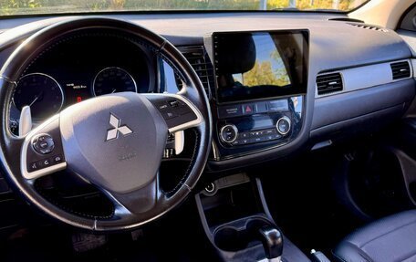 Mitsubishi Outlander III рестайлинг 3, 2014 год, 1 300 000 рублей, 6 фотография