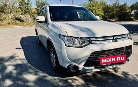 Mitsubishi Outlander III рестайлинг 3, 2014 год, 1 300 000 рублей, 5 фотография