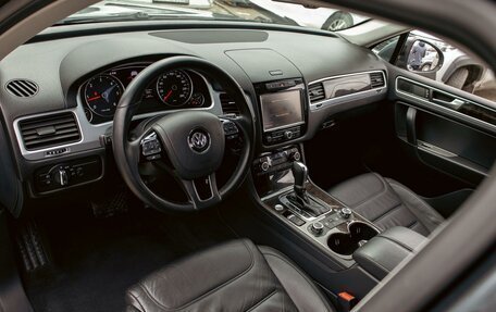 Volkswagen Touareg III, 2013 год, 1 995 000 рублей, 13 фотография