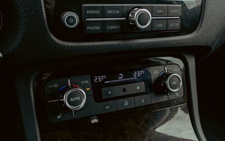 Volkswagen Touareg III, 2013 год, 1 995 000 рублей, 15 фотография