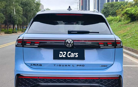 Volkswagen Tiguan, 2024 год, 4 030 000 рублей, 6 фотография