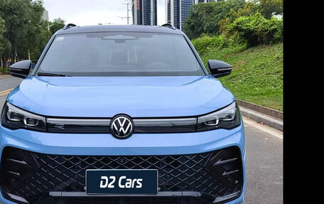 Volkswagen Tiguan, 2024 год, 4 030 000 рублей, 3 фотография