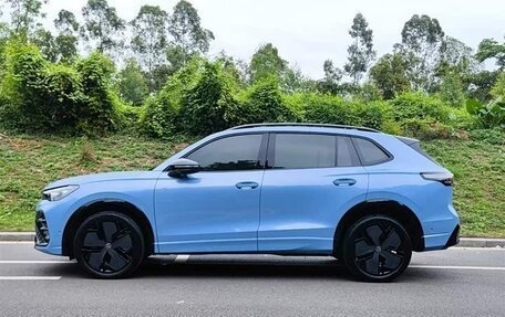 Volkswagen Tiguan, 2024 год, 4 030 000 рублей, 4 фотография