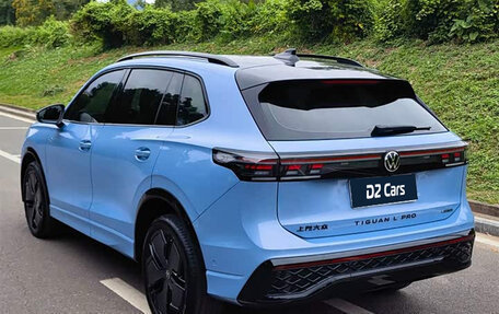 Volkswagen Tiguan, 2024 год, 4 030 000 рублей, 5 фотография