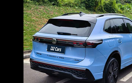 Volkswagen Tiguan, 2024 год, 4 030 000 рублей, 7 фотография