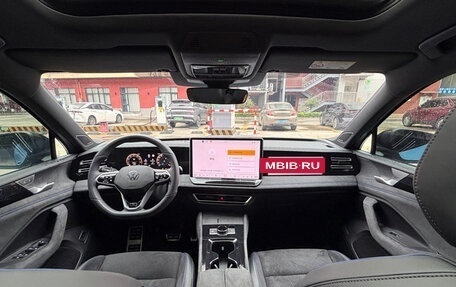 Volkswagen Tiguan, 2024 год, 4 030 000 рублей, 10 фотография