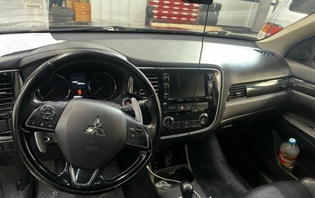 Mitsubishi Outlander III рестайлинг 3, 2016 год, 2 174 000 рублей, 5 фотография