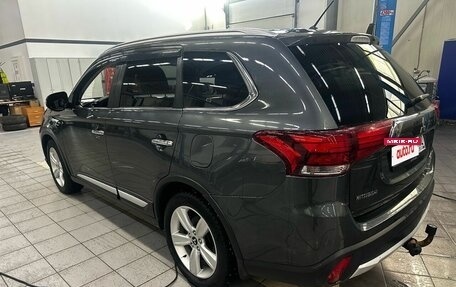 Mitsubishi Outlander III рестайлинг 3, 2016 год, 2 174 000 рублей, 4 фотография