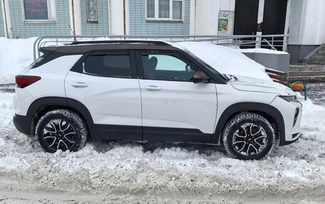 Chevrolet TrailBlazer, 2021 год, 1 800 000 рублей, 4 фотография