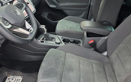 Volkswagen Tiguan II, 2021 год, 3 100 000 рублей, 6 фотография