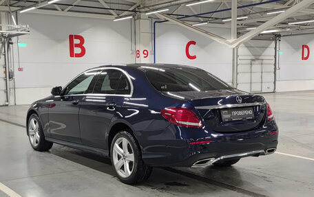 Mercedes-Benz E-Класс, 2020 год, 3 050 000 рублей, 7 фотография