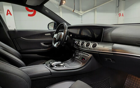 Mercedes-Benz E-Класс, 2020 год, 3 050 000 рублей, 11 фотография
