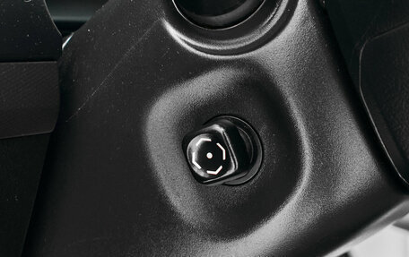 Toyota Land Cruiser Prado 150 рестайлинг 2, 2013 год, 3 000 000 рублей, 16 фотография