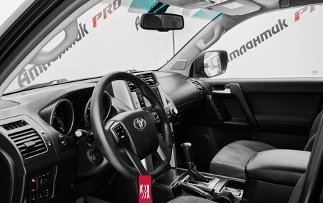 Toyota Land Cruiser Prado 150 рестайлинг 2, 2013 год, 3 000 000 рублей, 11 фотография