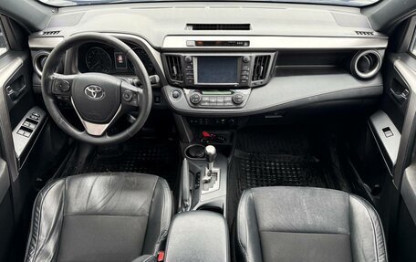 Toyota RAV4, 2017 год, 2 680 000 рублей, 13 фотография