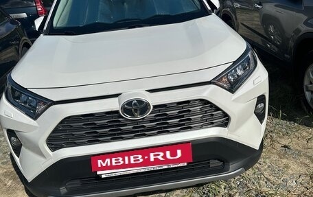 Toyota RAV4, 2019 год, 3 600 000 рублей, 2 фотография
